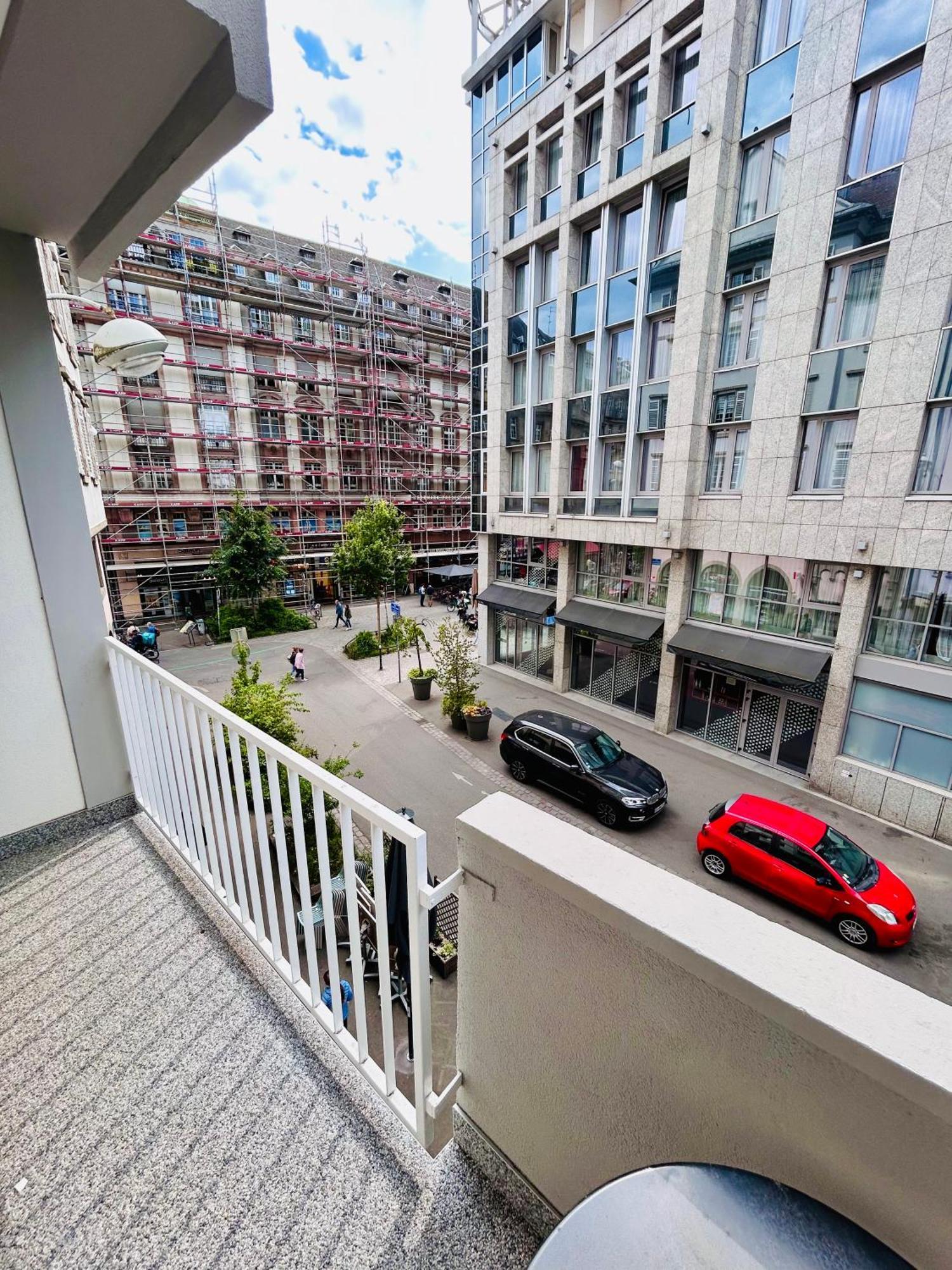 Apartment Avec Balcon Centre